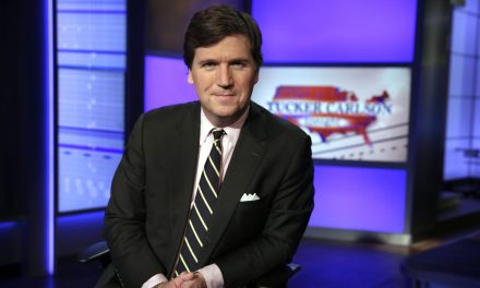 Pernyataan Tucker Carlson Tuai Kritik Soal Masyarakat Islam