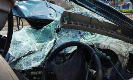 Taksi Listrik Tabrak Angkot Di Jakpus, Kasus Akhirnya Damai