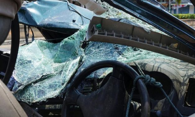 Taksi Listrik Tabrak Angkot Di Jakpus, Kasus Akhirnya Damai