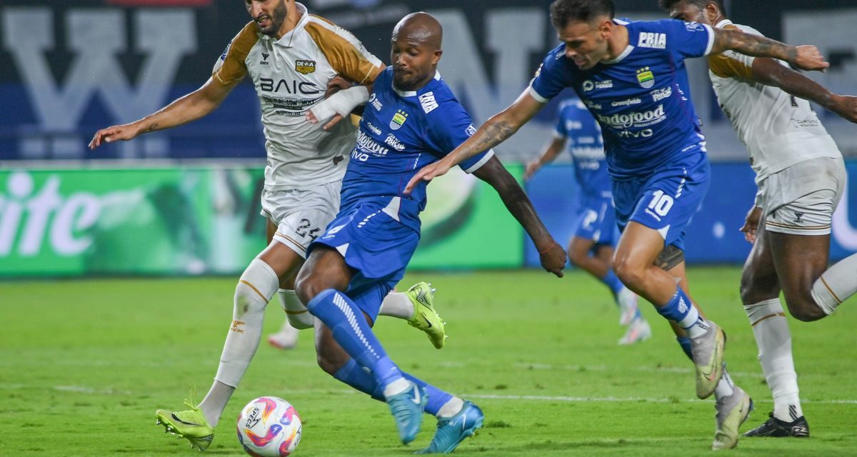 Duel Sengit Papan Atas, Arema FC Versus Madura United