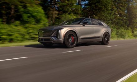 Cadillac Lyriq V-Series Diluncurkan, Dengan Kemewahan Amerika