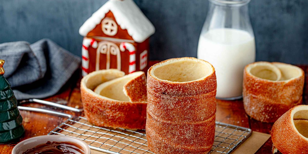 Chimney Cake Hongaria: Sensasi Roti Cerobong Asap Khas Eropa