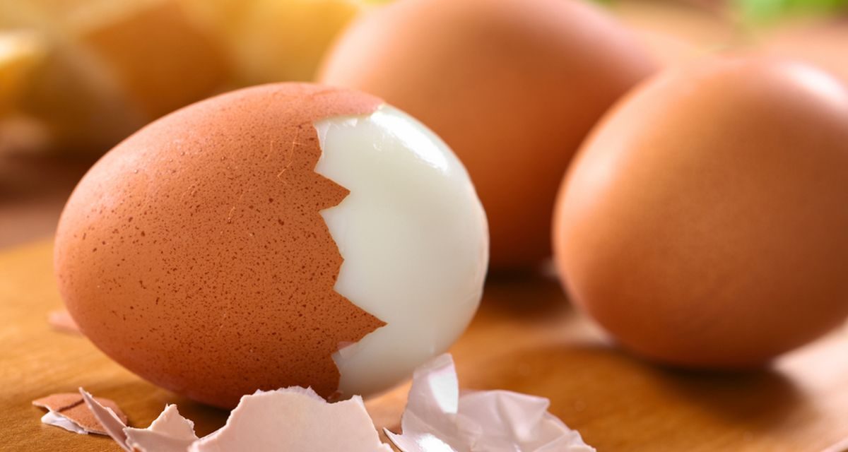 Trik Kupas Telur Rebus Cepat Dan Rapi Cukup Dikocok