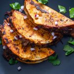 Menikmati Birria Tacos Meksiko Yang Dicelup Kuah Kaldu Pedas