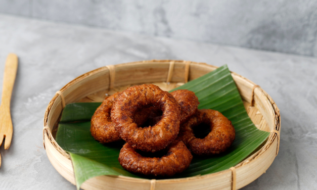 Sensasi Kue Kaak, Roti Cincin Tradisional Yang Mulai Langka