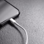 Trik Lindungi Kabel Charger HP Cuma Pakai Per Pulpen Bekas