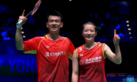 Zheng/Huang Sabet Emas Ganda Campuran Usai Tekuk Korsel