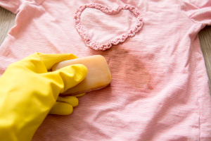 Solusi Atasi Noda Getah Di Baju Pakai Mentega Atau Margarin