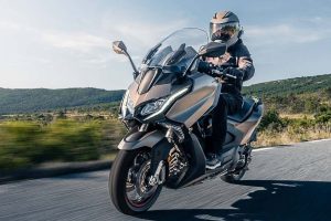 Kymco AK570 Premium: Maxi Tourer Dengan Navigasi Noodoe AI