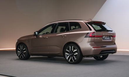 Volvo XC60 Recharge Tawarkan Tenaga Monster 462 HP