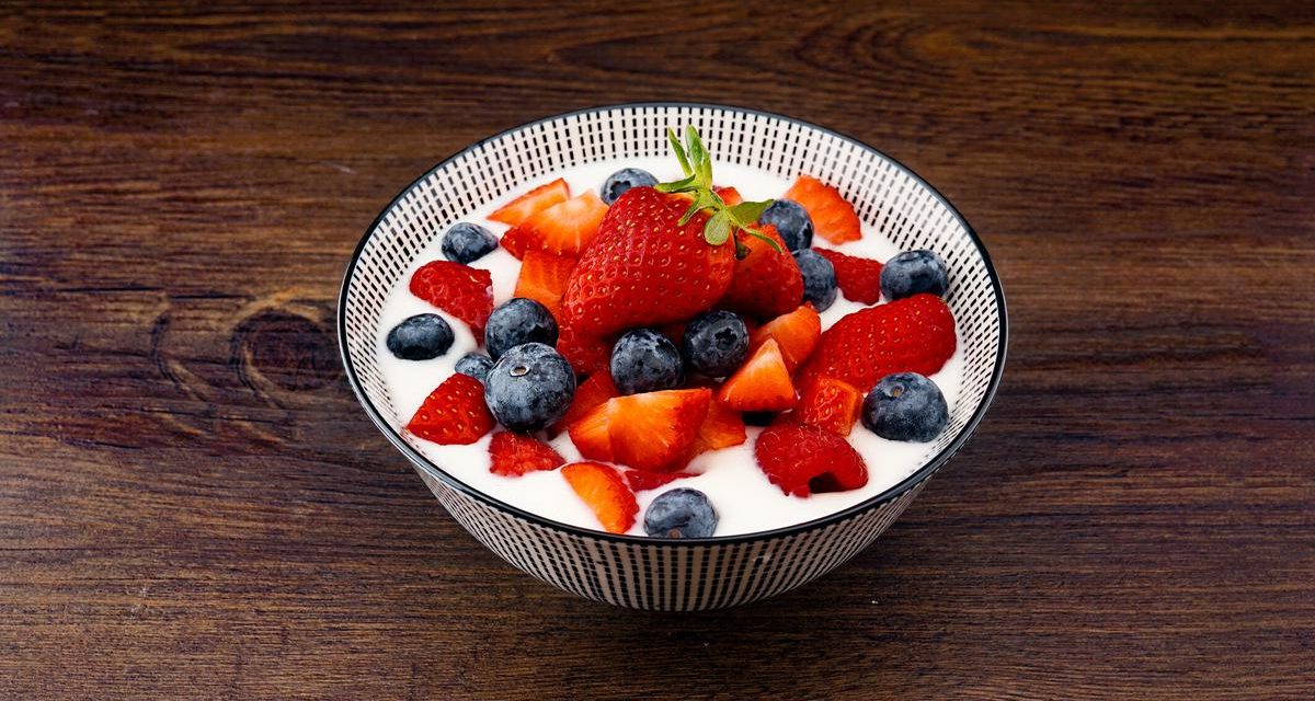 Menikmati Yoghurt Fruit Series: Minuman Fermentasi Dingin