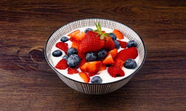 Menikmati Yoghurt Fruit Series: Minuman Fermentasi Dingin